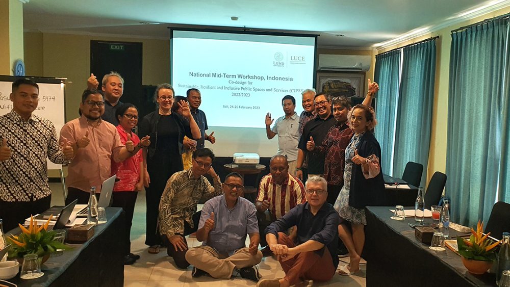 Group photo of participants in the midterm seminar in Bali
