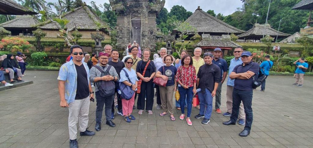 Group photo of the Indonesian participants together with the mentors and the programme coordinator in a traditional village in Bali. 